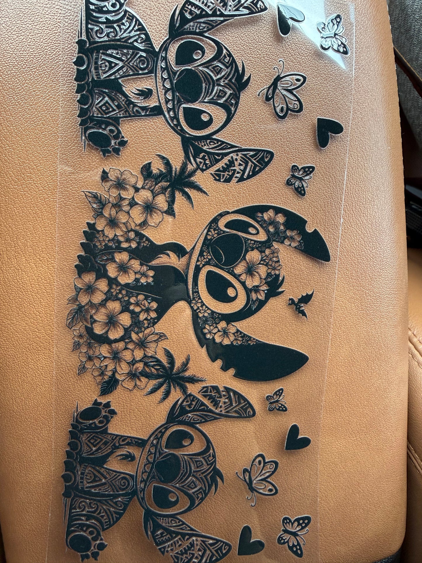 Black outlined stitch