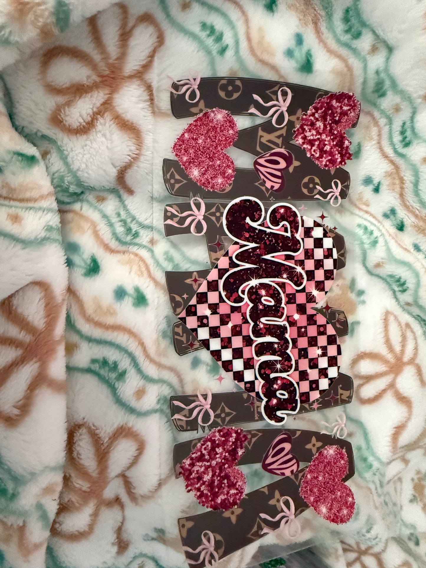 MAMA (Checkered heart)