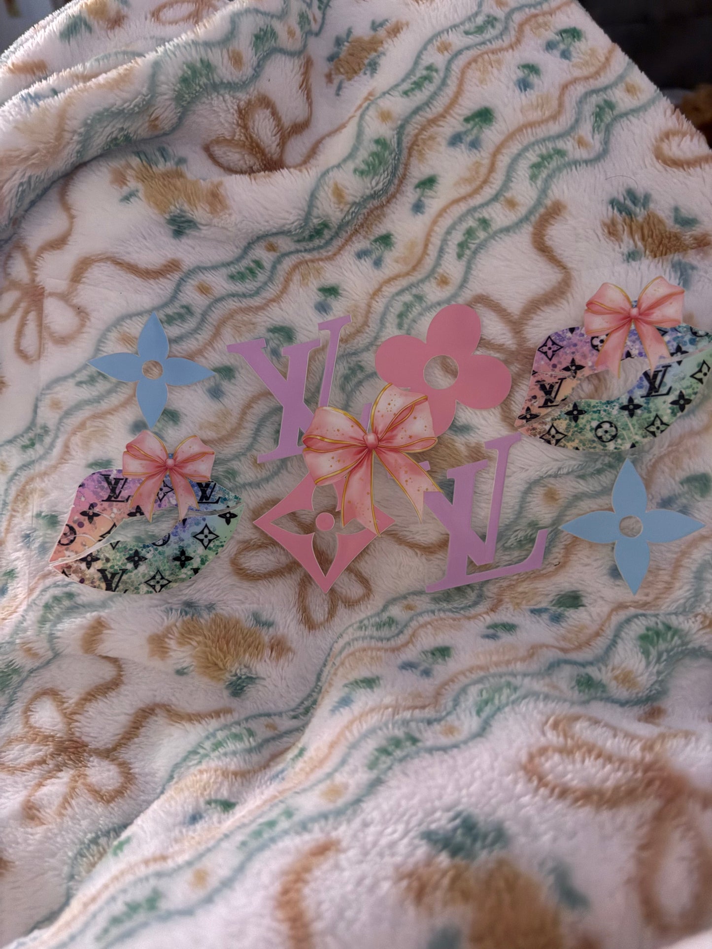 LV with Lips and Bows