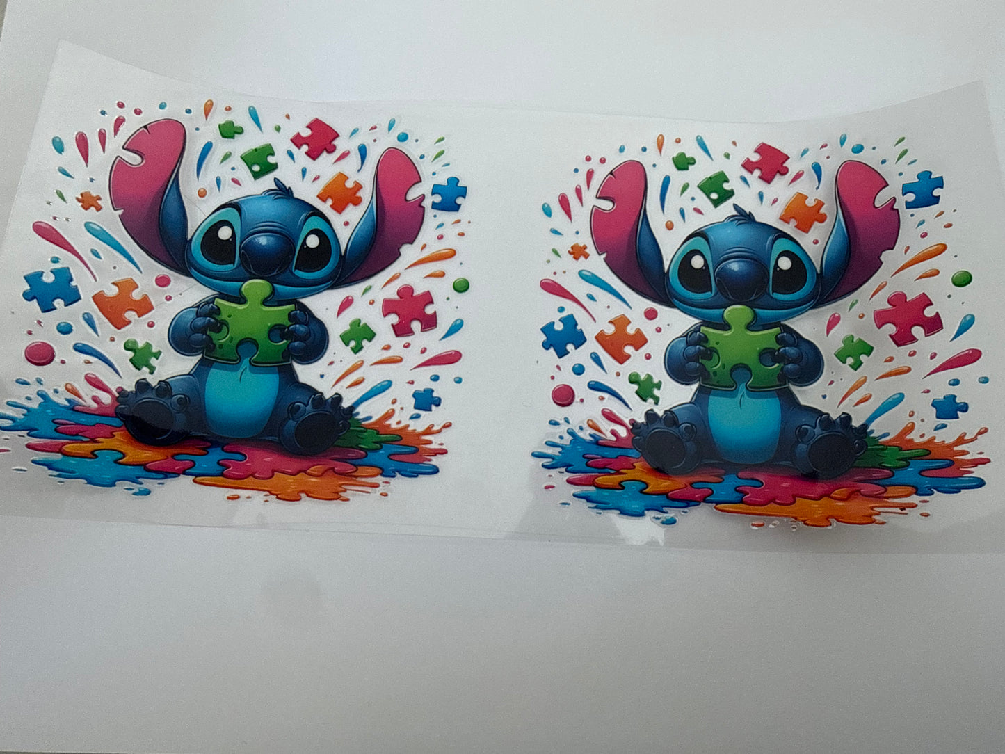 Blue alien & puzzle pieces